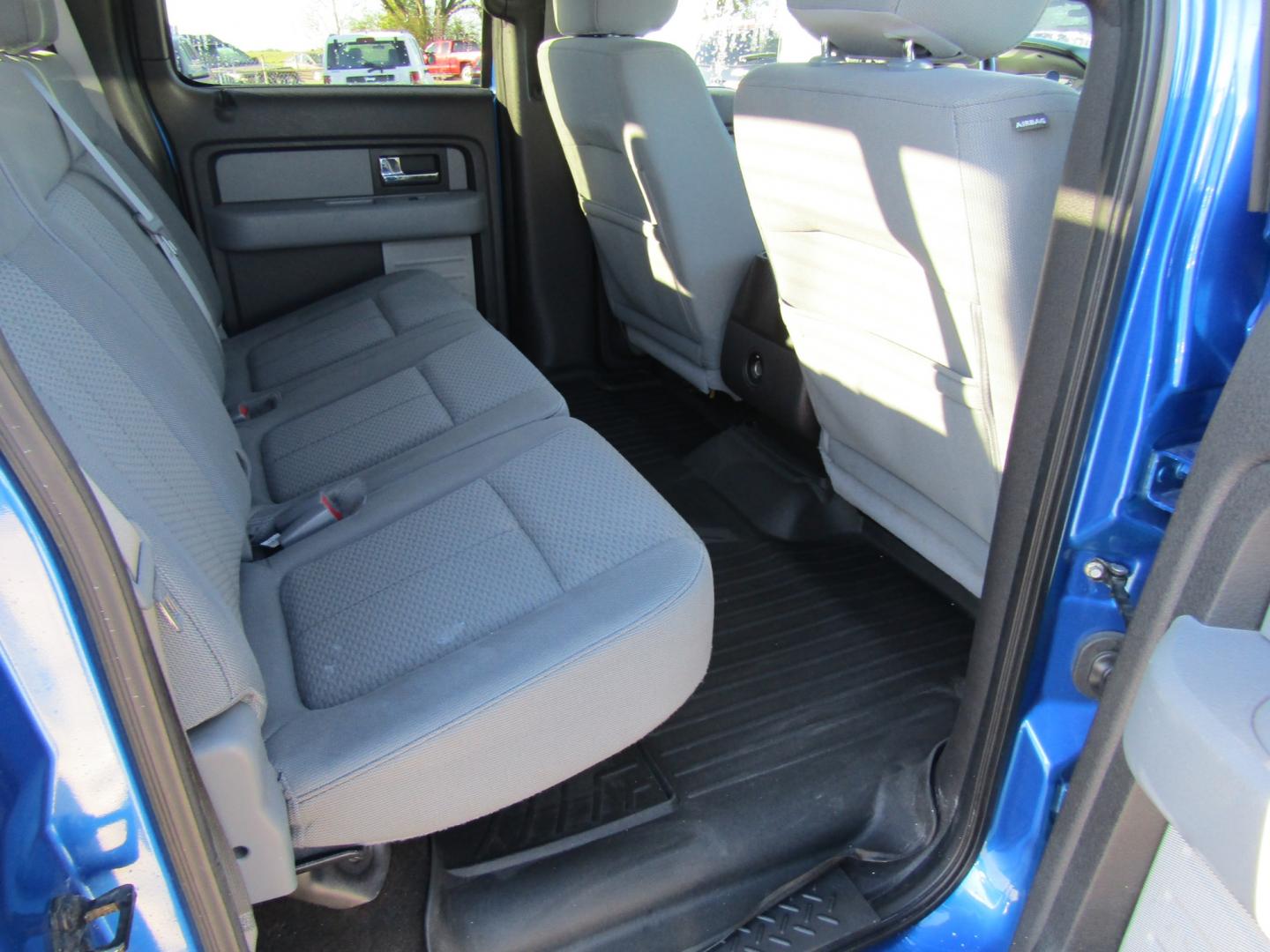 2013 Blue Ford F-150 XLT SuperCrew 6.5-ft. Bed 4WD (1FTFW1ET3DF) with an 3.5L V6 TURBO engine, Automatic transmission, located at 15016 S Hwy 231, Midland City, AL, 36350, (334) 983-3001, 31.306210, -85.495277 - Photo#8